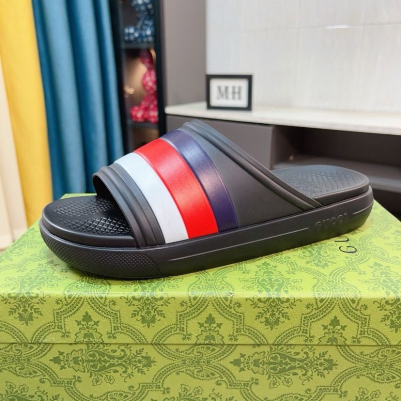 G*u*i slippers